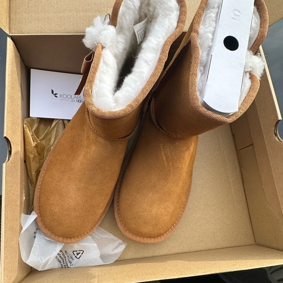 Boots - Picture 1 of 6